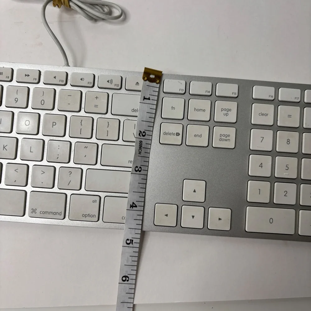 Apple A1243 Wired USB Keyboard Aluminum Silver White Numeric Keypad EMC 2171